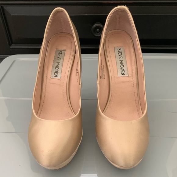 Steve Madden Partyy-r Crystal Pumps - Picture 2 of 10